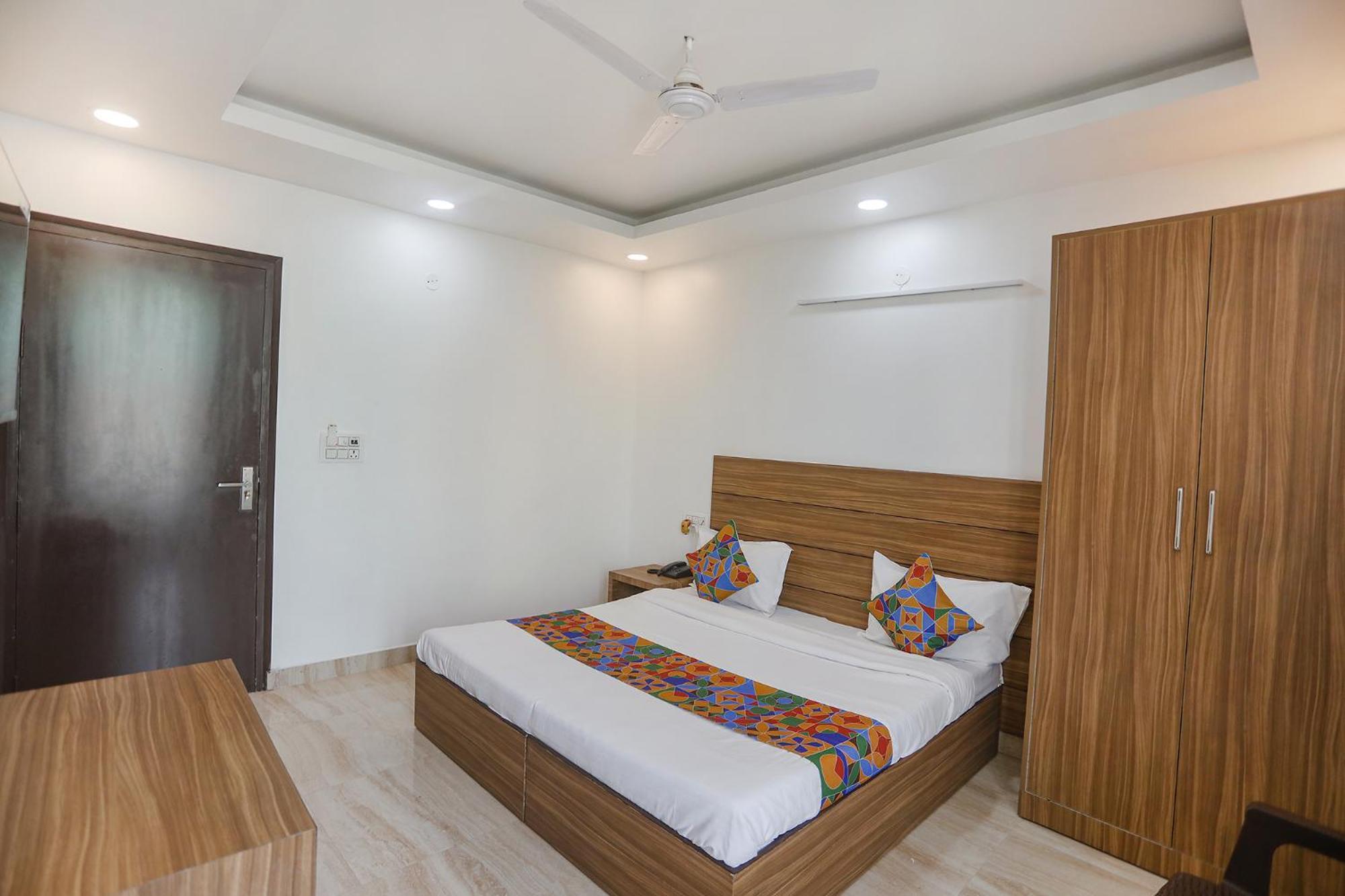 Fabhotel Unique Stay Noida Exterior foto